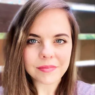 ashley scott headshot